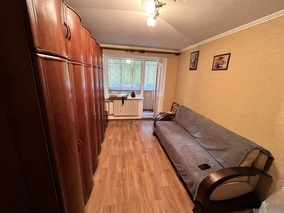 Сдам 2-комнатную квартиру в Ленинском районе, Цирк. Вода идет по графику. Квартира с косметическим ремонтом, вся мебель и бытовая техника в хорошем состоянии. Хорошо развита инфраструктура, все магазины рядом, аптеки и остановки общественного транспорта. Сдается на длительный срок. Цена: 23 000 руб. Все подро...