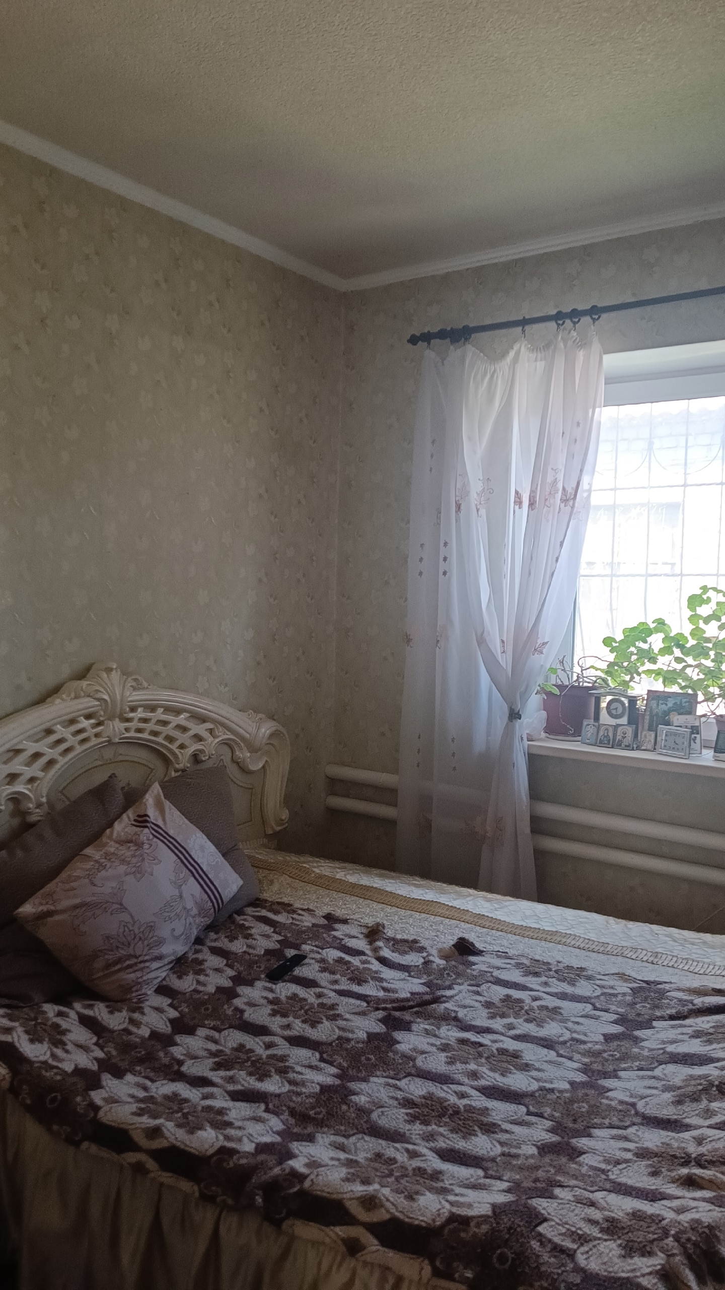 Продается дом М.Вергунка район кольца 133 маршрута,ул.2-я Беломорская,88 м.кв.,6 соток,на участке есть гараж,беседка,хоз.постройки,две изол.комнаты,кухня,столовая,с/у раздельный,дом в ухоженном состоянии.. Цена 4 900 000 руб. +79591436534....