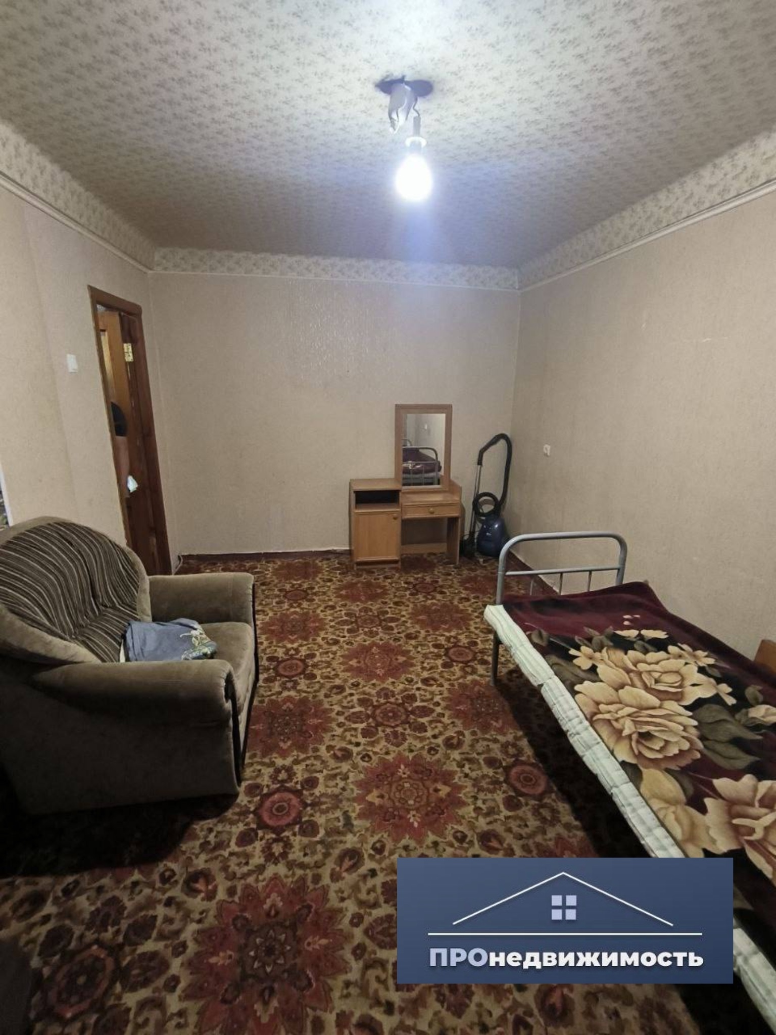 Алчевск!!!
Продажа 1-но комн.квартиры!
- район пр- т Металлургов
- 1 этаж
- центральное отопление
- документы РФ , стоит на кадастровом учете
- окна...