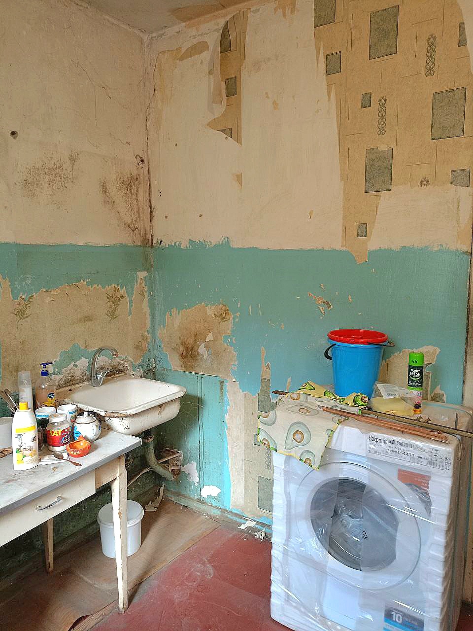 Луганск Продается 3х комнатная квартира на кв.Мирный, 4/9 этаж, комнаты изолированы, пластиковые окна, балкон остеклён, среднее состояние. , можно в ипотеку. Цена - 6,5 млн.₽ +7(959)143-70-02 +7(959)287-12-00 ...